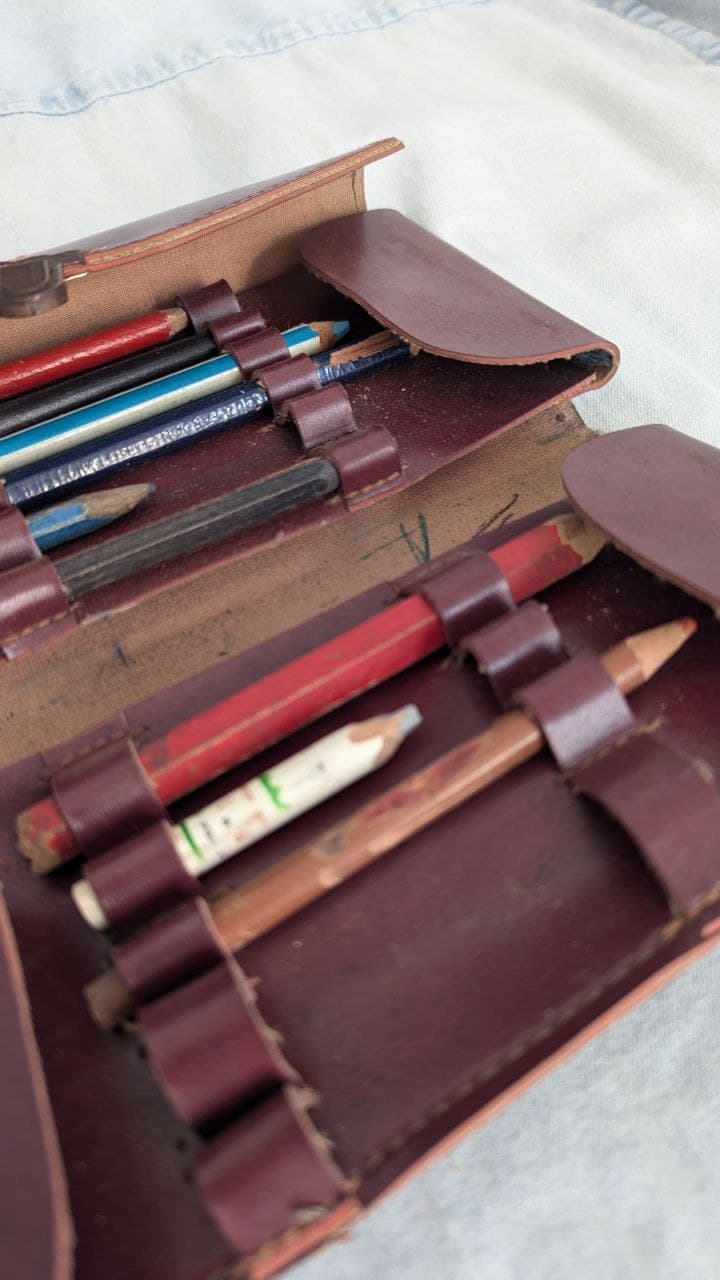 Ancienne trousse d'écolier + crayons-image-3