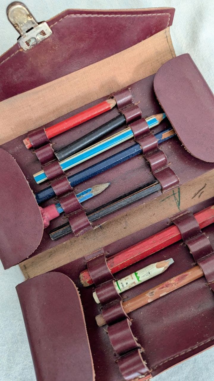Ancienne trousse d'écolier + crayons-image-1