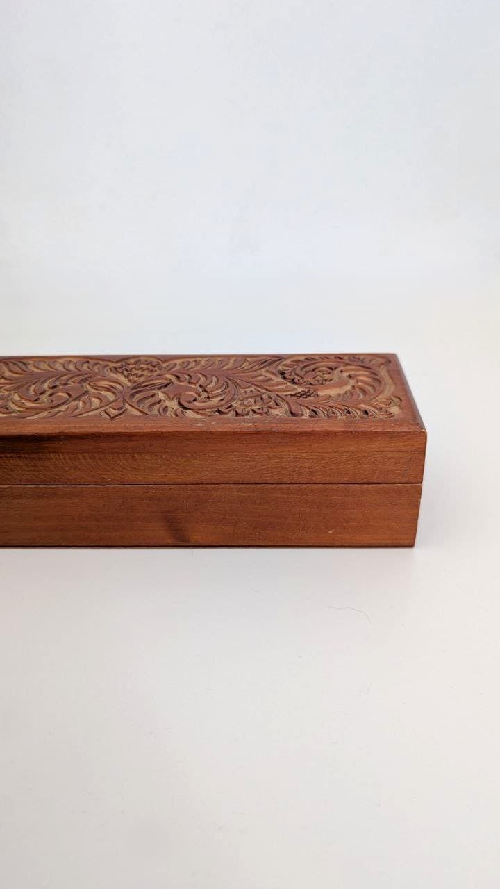 Boite en bois gravée - époque URSS-image-4